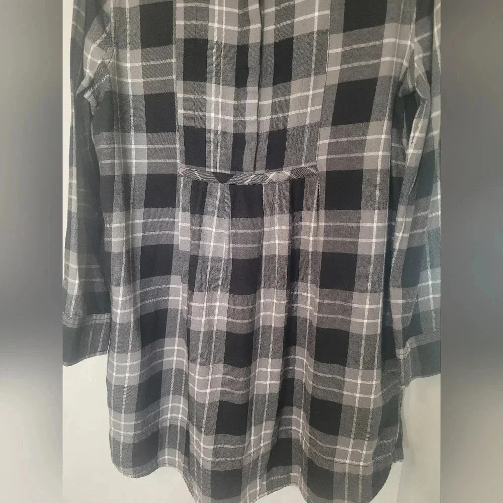 BEACH LUNCH LOUNGE women's black gray white plaid flannel pop over shirt dress L - Picture 2 of 10